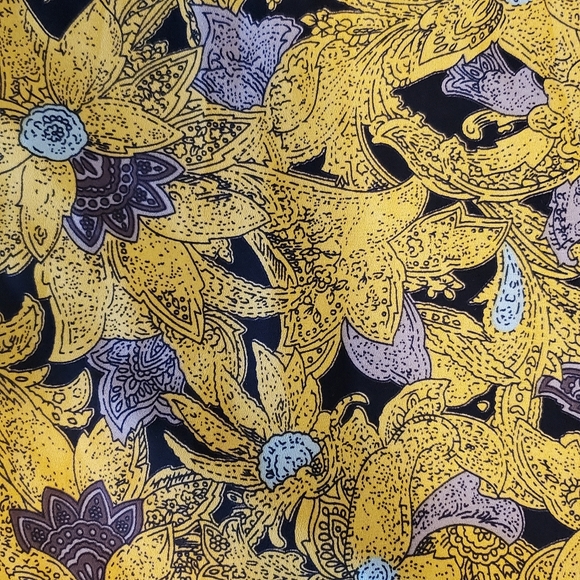 ASTR Yellow Floral Print Cropped Top - Picture 5 of 9